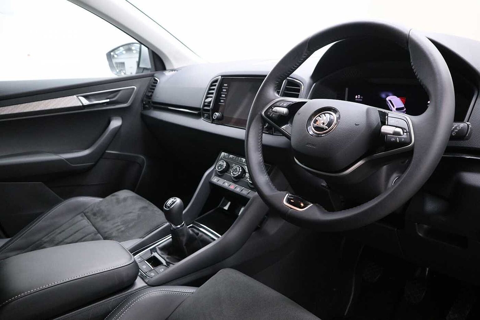 SKODA Karoq SUV 1.0 TSI (116ps) SE L