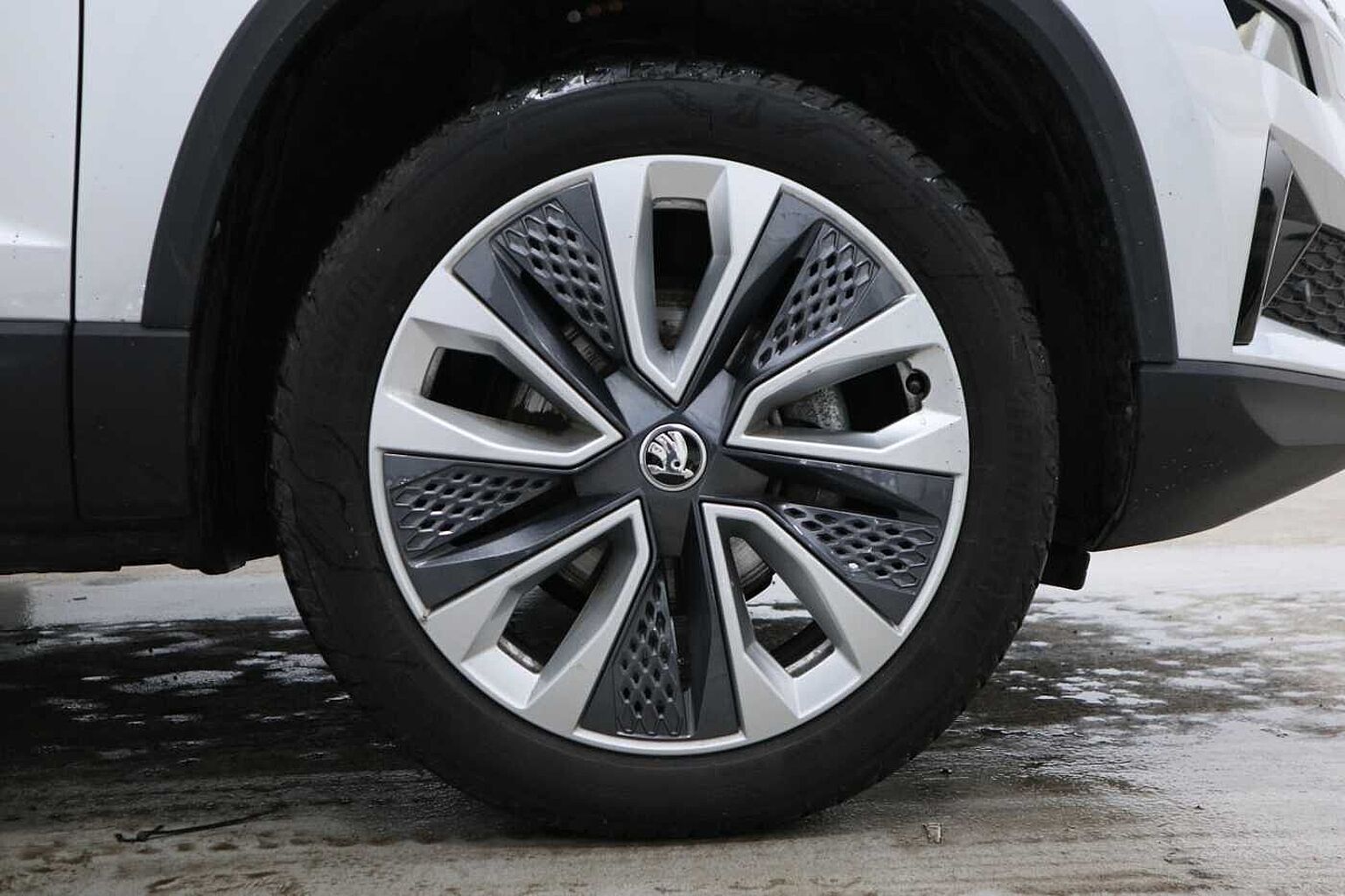 SKODA Karoq SUV 1.0 TSI (116ps) SE L